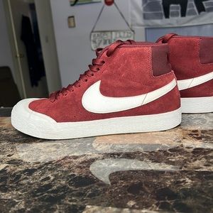 Nike SB Blazer MID-XT Size 9.5